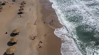 夏季海滩场景航拍视频的预览图